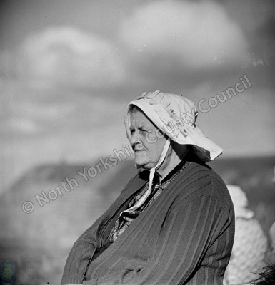 Mrs Roe, fisherbonnets, Staithes